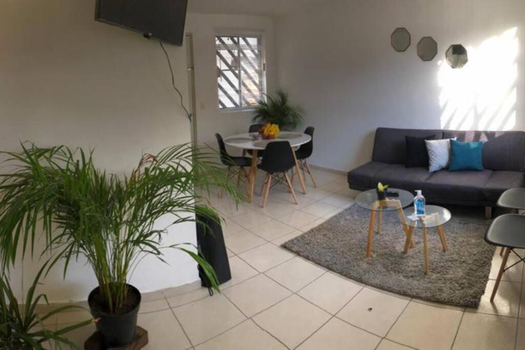 Comfortable And Private House 2 Bedrooms Wifi Parking Free Monterrey Esterno foto